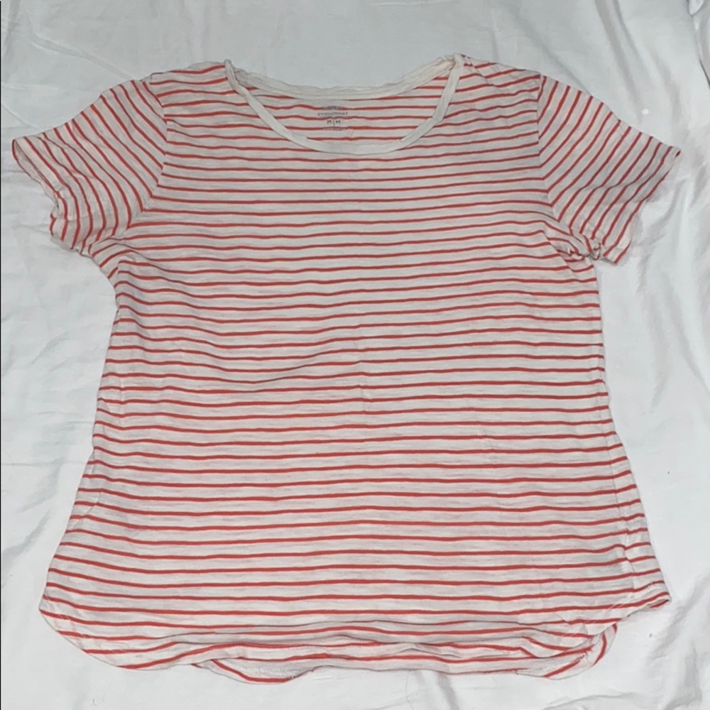 M Old Navy short sleeve t shirt